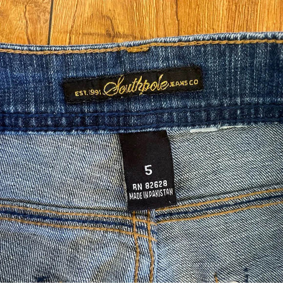 SOUTHPOLE Women’s Flare Bootcut Blue Jean Denim with Embroidery Size 5 - Picture 8 of 9